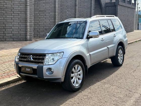MITSUBISHI PAJERO FULL 3.2 HPE 4X4 16V TURBO INTERCOOLER DIESEL 4P AUTOMÁTICO MITSUBISHI PAJERO FULL 3.2 HPE 4X4 16V TURBO INTERCOOLER DIESEL 4P AUTOMÁTICO